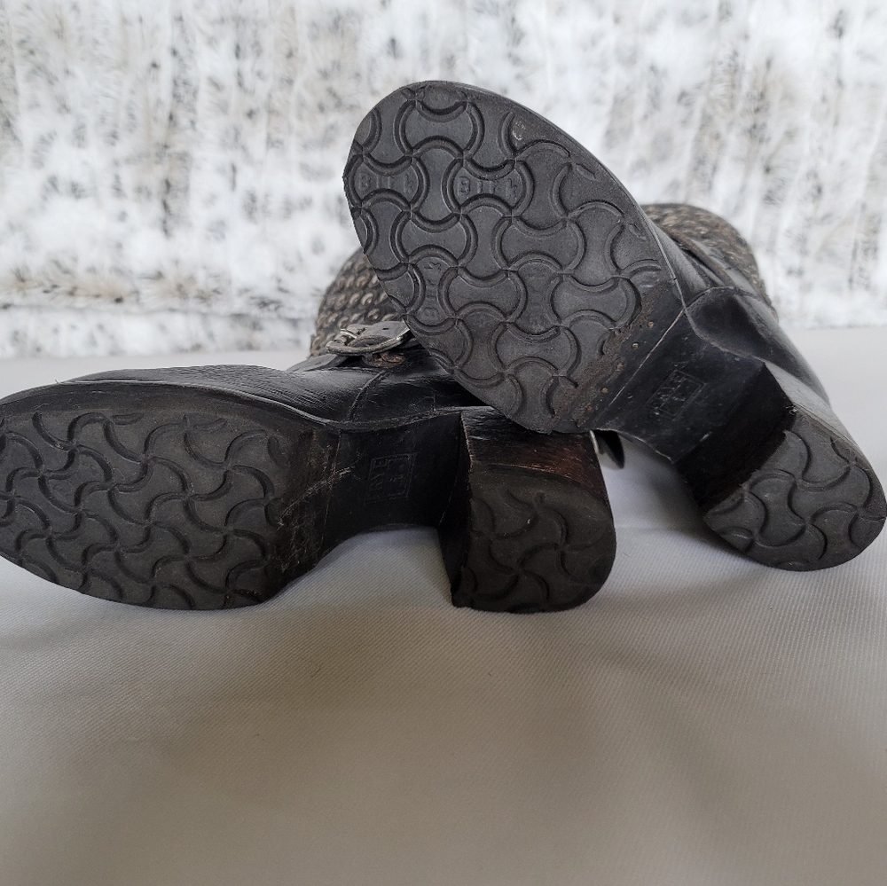 Black studded Frye Boots with a platform heel - Picture 5 of 7